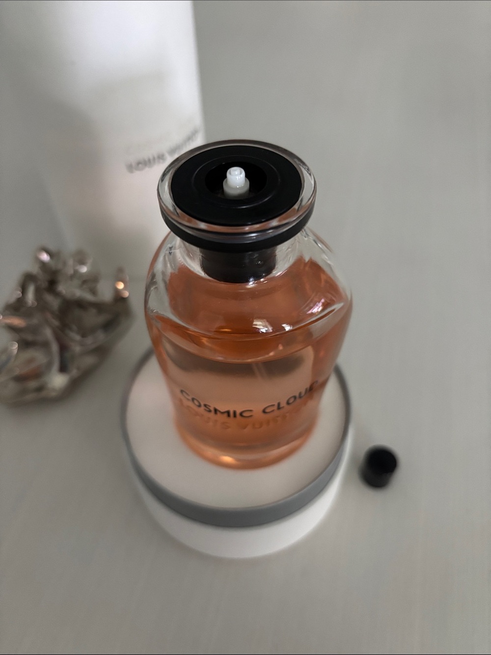 Louis Vuitton Cosmic Cloud fragrance part of the Les Extraits Collection - Picture 7 of 7